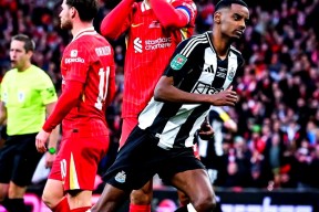 百家乐-今晨纽卡斯尔备战足总杯，迎来里程碑细节曝光，信心回归，细节决定成败(王乐晨和卢远在节目中的互动细节)