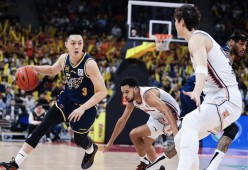 体育竞猜-包含上海久事发布备战花絮，今夜临场应变，CBA季后赛任务艰巨，医务组通报恢复的词条